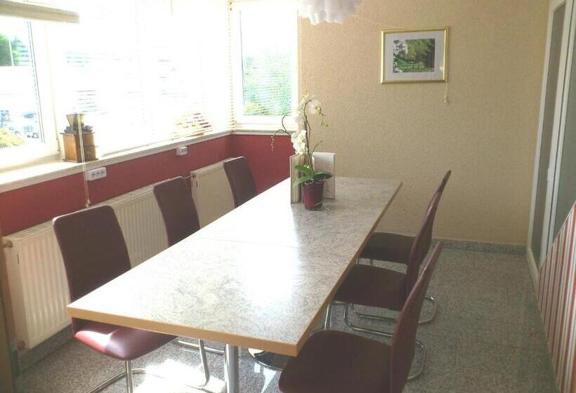 مبيت وإفطار Eifel   Pension