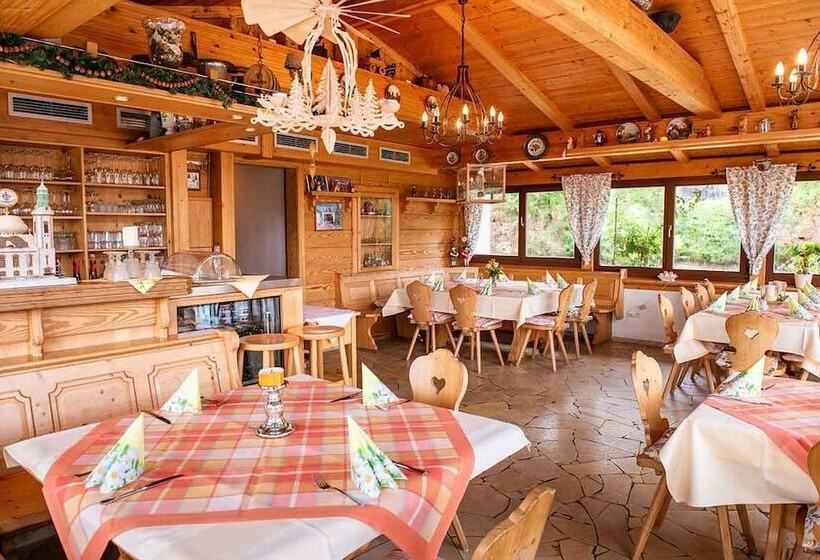 تختخواب و صبحانه Landgasthof Waldeck