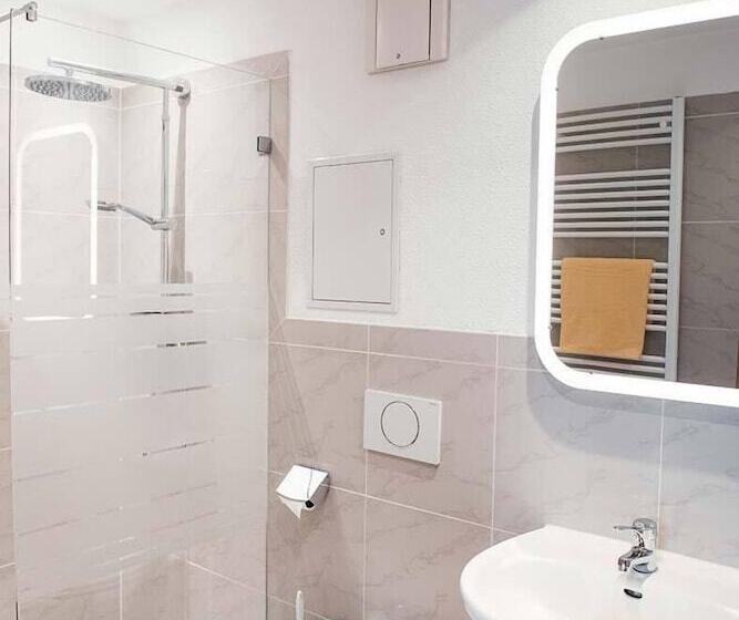 تختخواب و صبحانه Landgasthof Waldeck