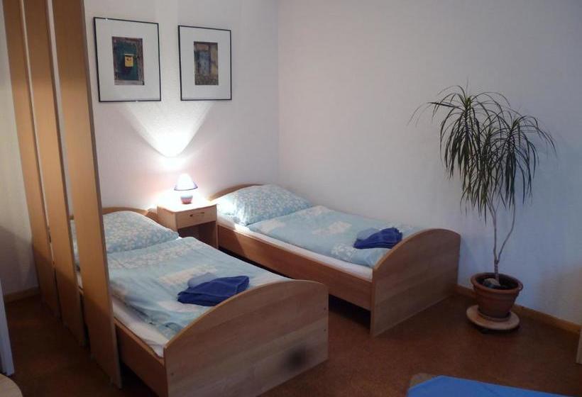 住宿加早餐  Pension Markthof Satemin