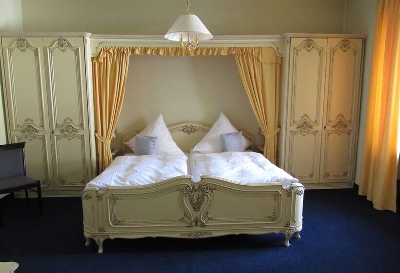 ホテル Brauerei   Ausschank Zur Krone