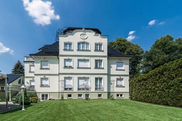 Villa Am Waldschlösschen