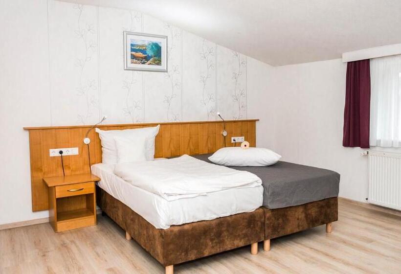 Wellness  & Sporthotel Haus Am See