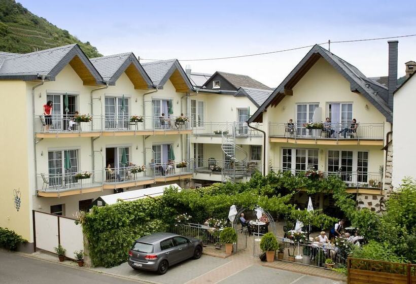 Winzerhotel   Restaurant Zum Moselstrand