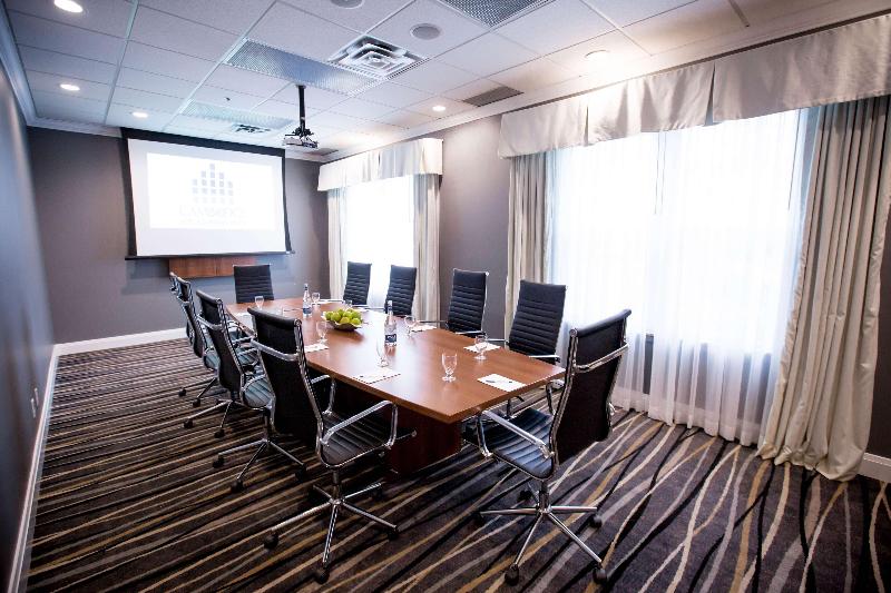 Cambridge Hotel And Conference Centre
