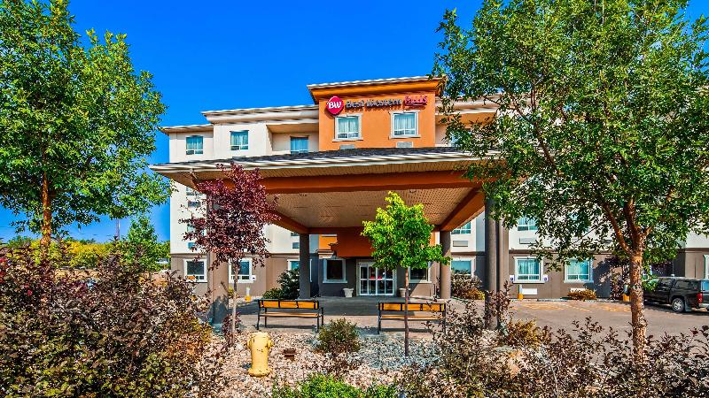 هتل Best Western Plus Estevan Inn & Suites