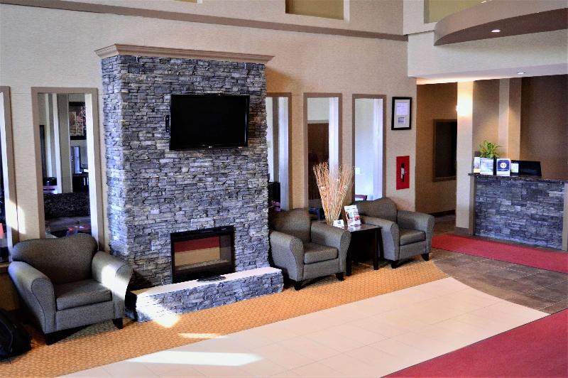 هتل Best Western Plus Estevan Inn & Suites