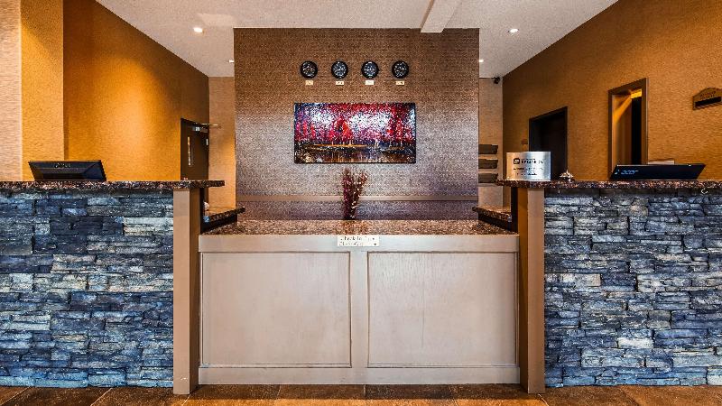 هتل Best Western Plus Estevan Inn & Suites