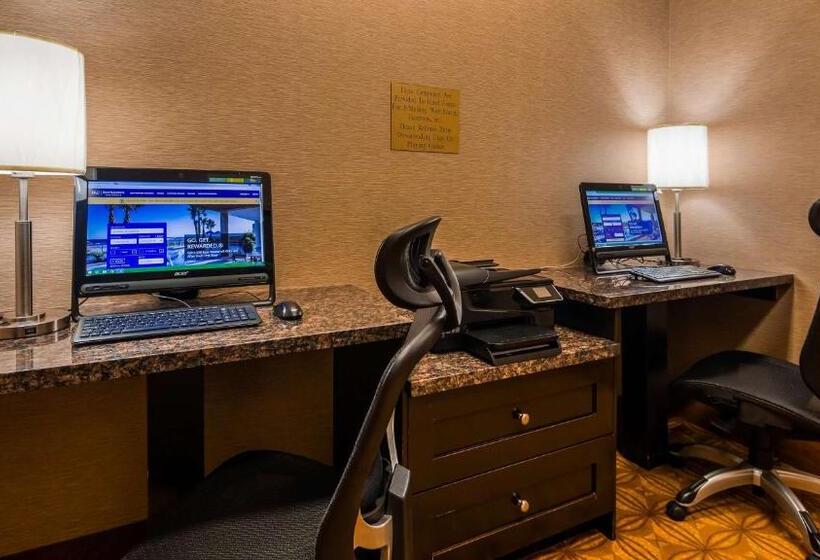 هتل Best Western Plus Estevan Inn & Suites