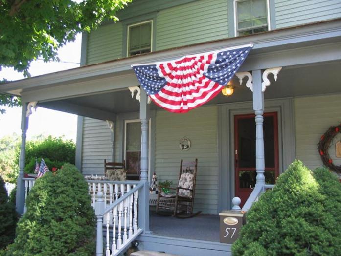 فندق Black Lantern B&b