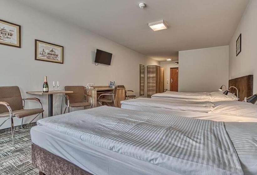 هتل St Lukas Medical & Spa
