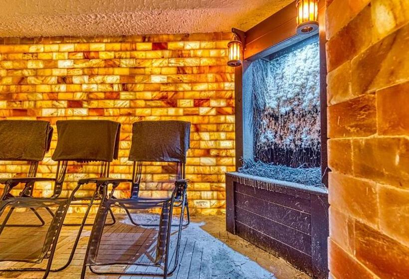 هتل St Lukas Medical & Spa