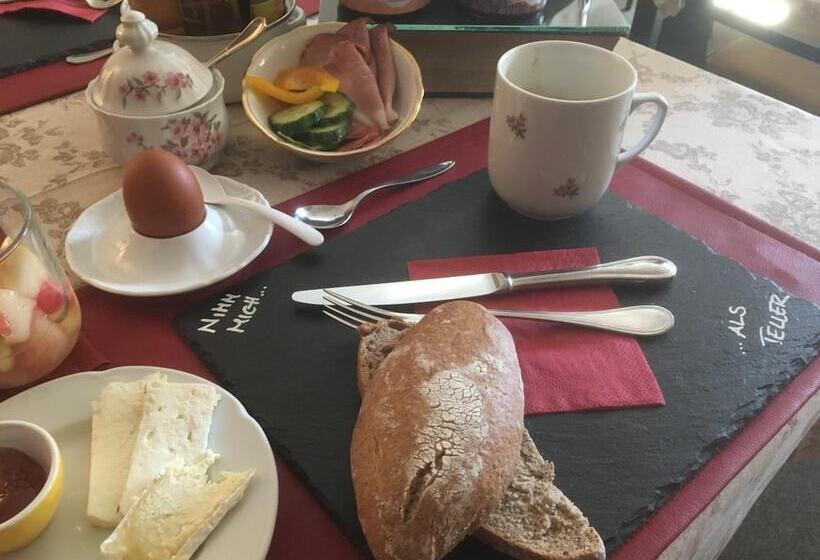 膳宿费 Gasthof Eberhard   Hof, Wirtshaus & Herberge