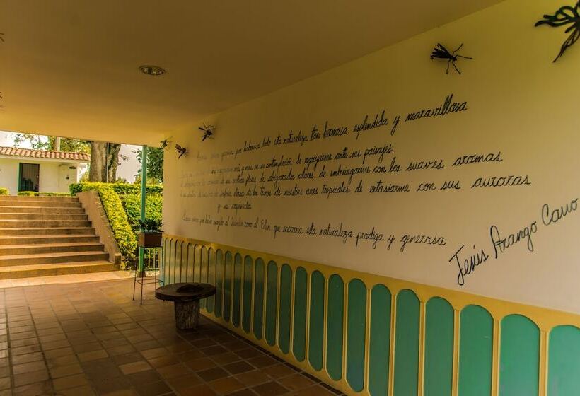 هتل Eden Parque Del Cafe