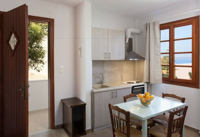Venetia Apartments