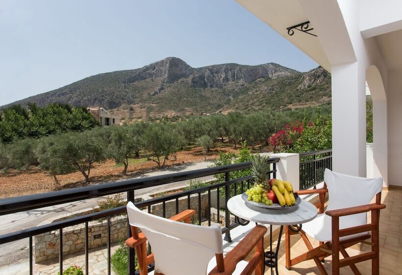 Venetia Apartments