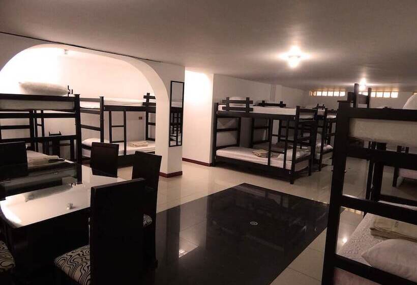 هاستل Casa Madero