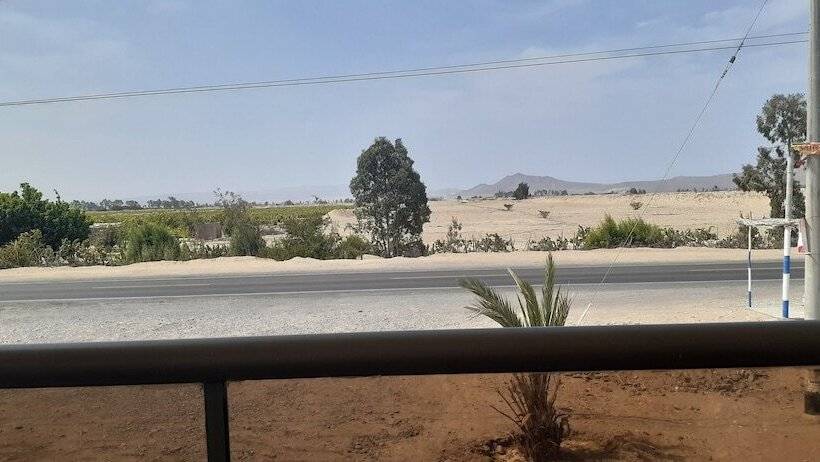 فندق فئة نجمة واحدة Backpakers Oasis De Moron