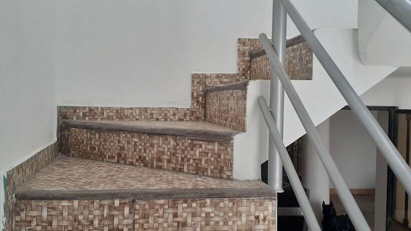فندق فئة نجمة واحدة Backpakers Oasis De Moron