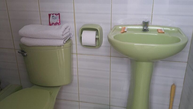 فندق فئة نجمة واحدة Backpakers Oasis De Moron