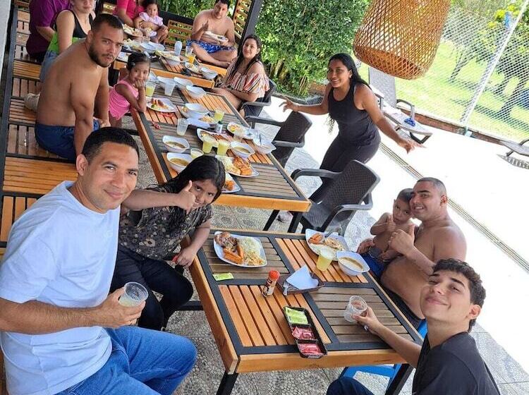 هتل Finca Campestre Villa Del Campo