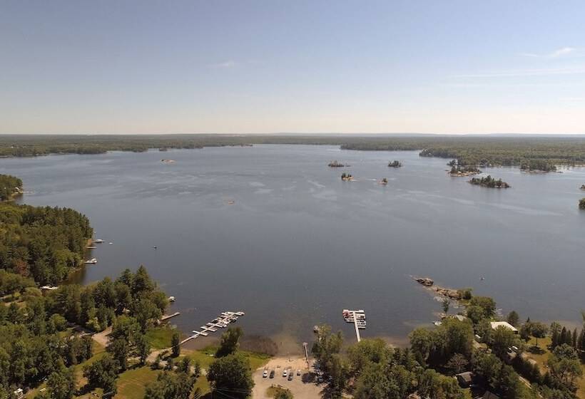 Отель Great Blue Resorts   Shamrock Bay Resort