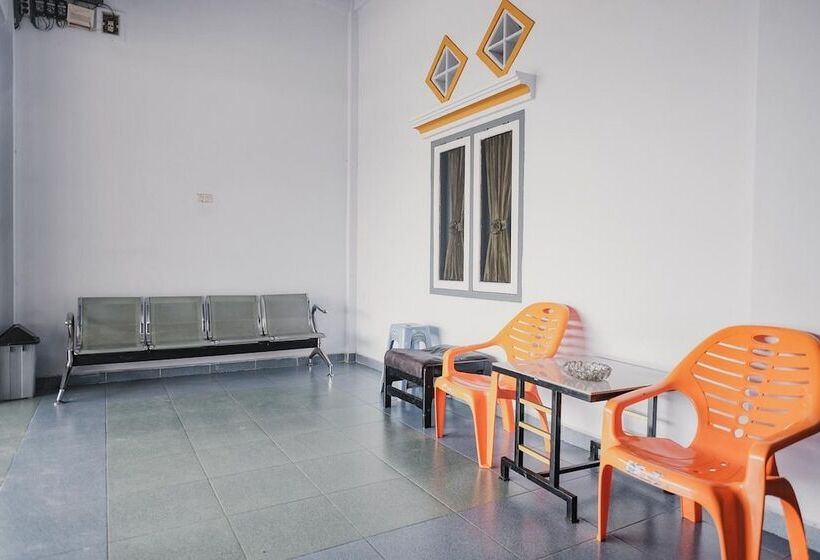 酒店 Reddoorz Syariah Near Tugu Kopi Kepahiang