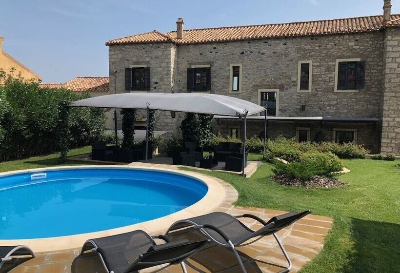 호텔 Sardinia Borgo Antico Xix Sec