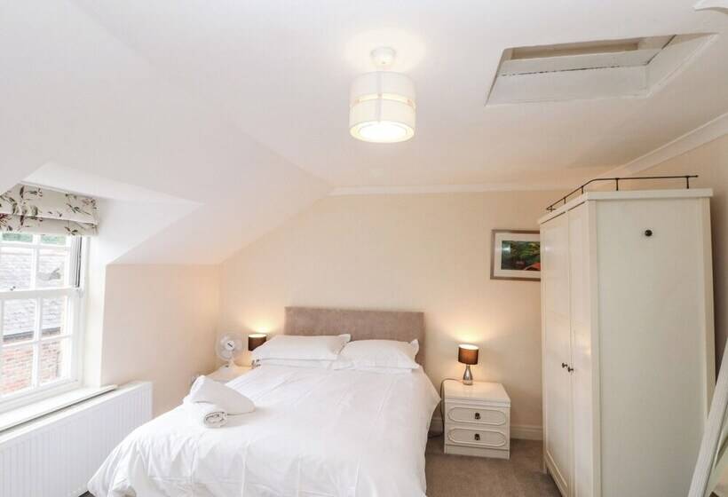 Bella's Cottage
