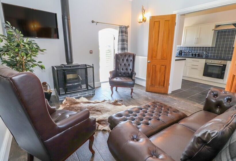 Clwyd Cottage