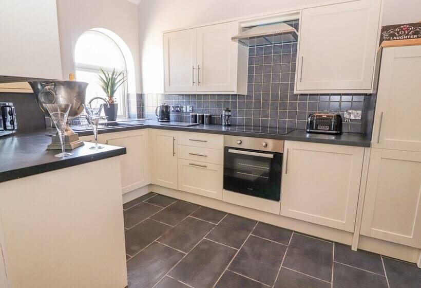Clwyd Cottage