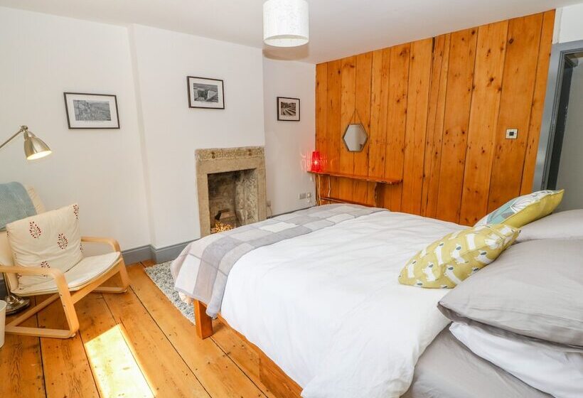 Cragside Cottage