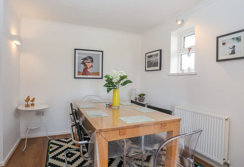 Cwtch Cottage