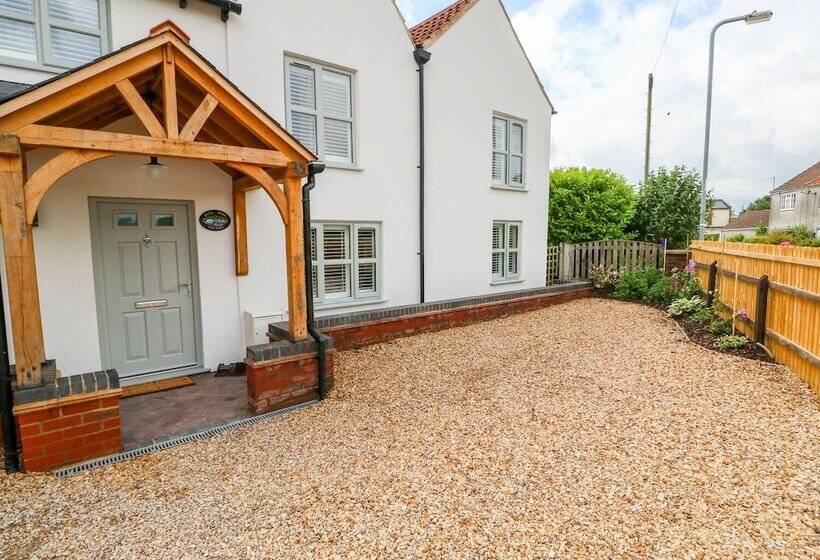 Duck Pond Cottage