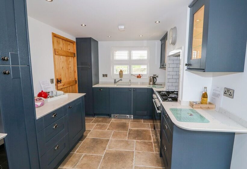 Duck Pond Cottage