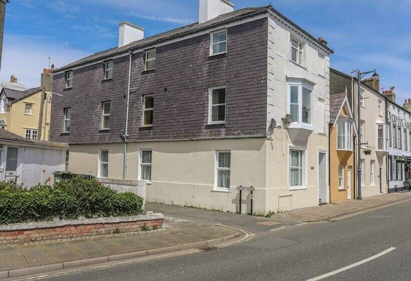 Gadlys House   Waters Edge