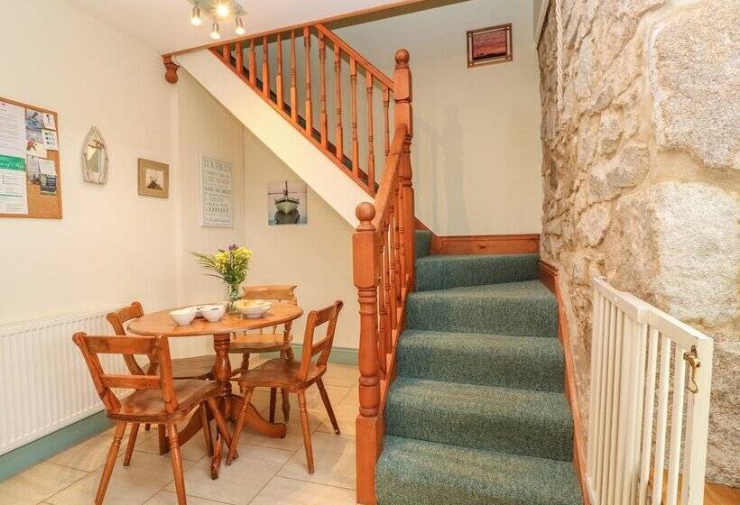 Old Chapel Cottage