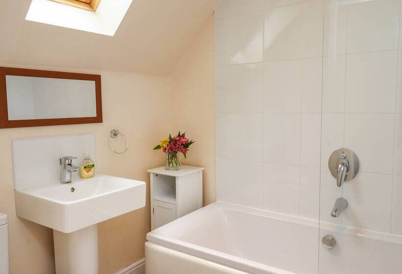 Sleeper Cottage