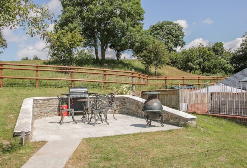 The Boundary Annex