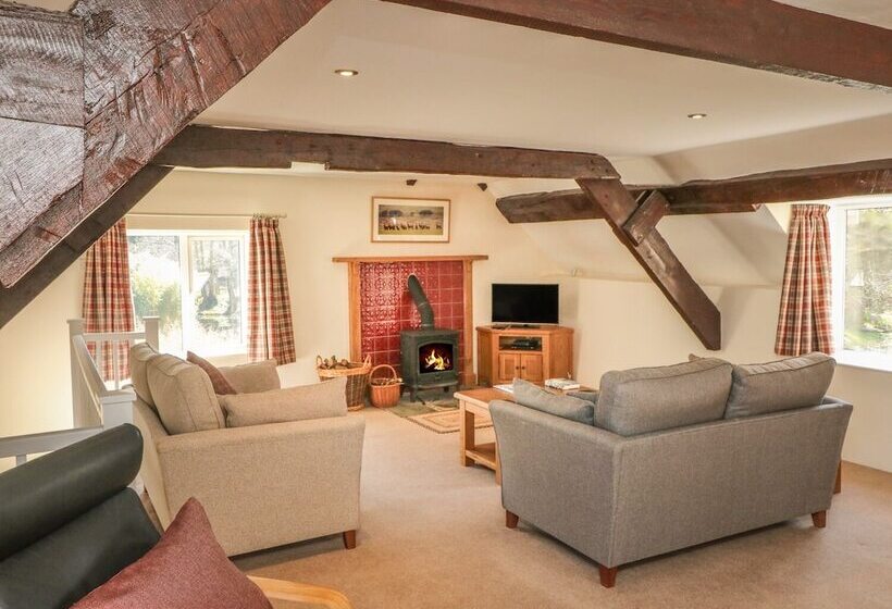 Upper Barn Cottage
