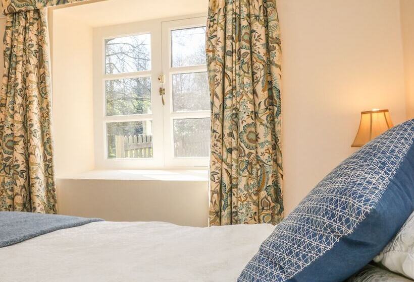 Upper Barn Cottage
