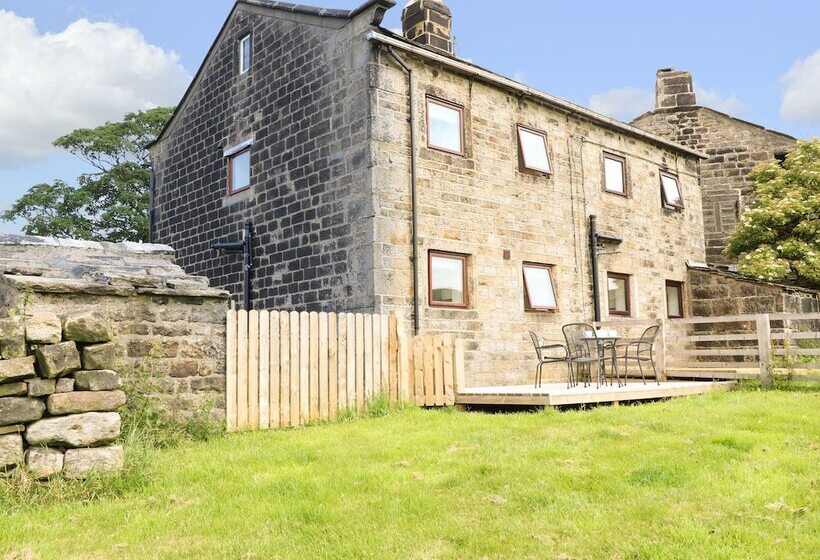 1 Horsehold Cottage