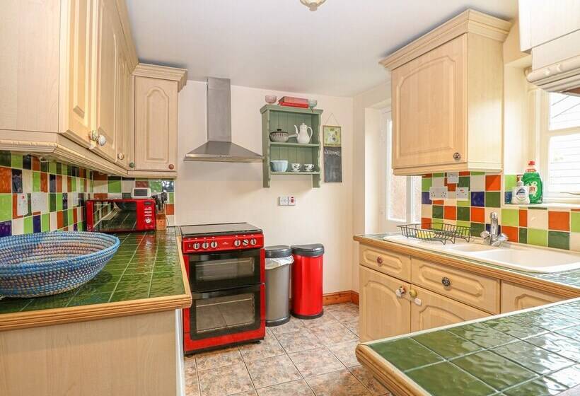 3 Station Cottages