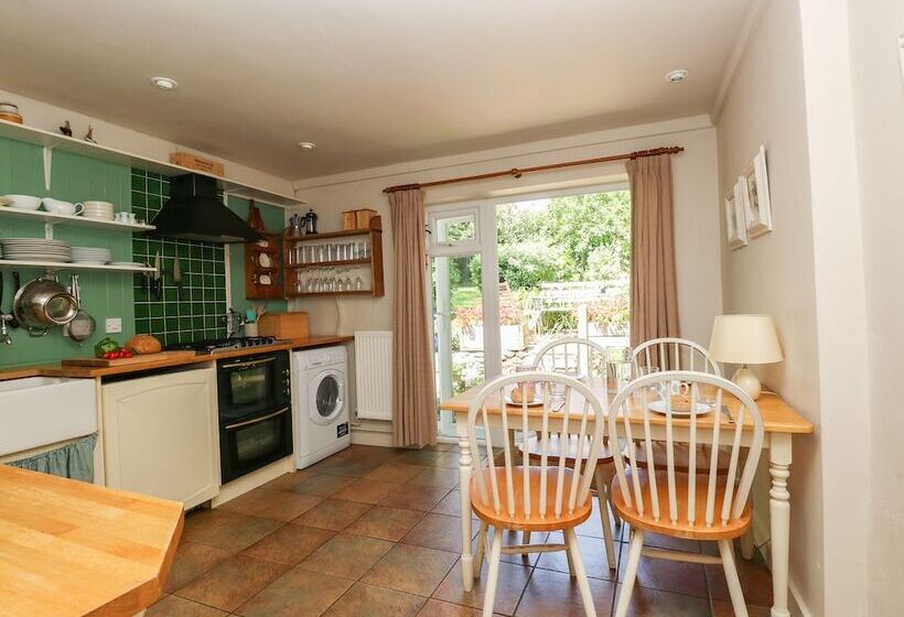 Apple Tree Cottage