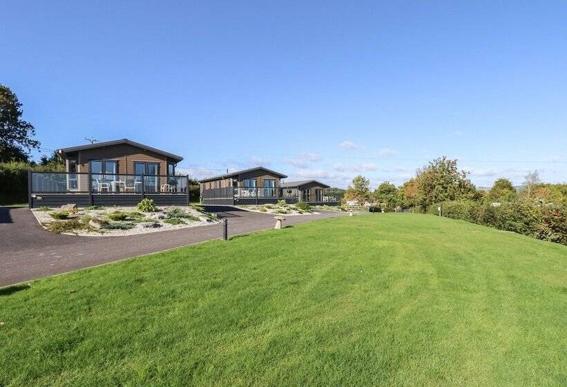 Ash Lodge