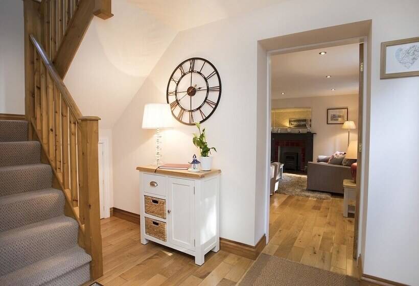 Hen Stabl Llandwrog