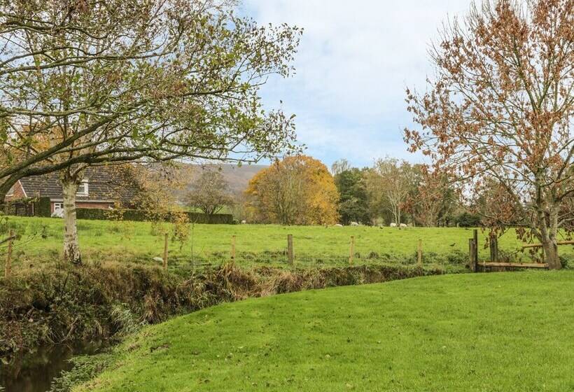 Old Hall Barn 4