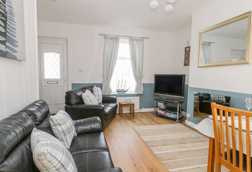 Sea Breakers Cottage