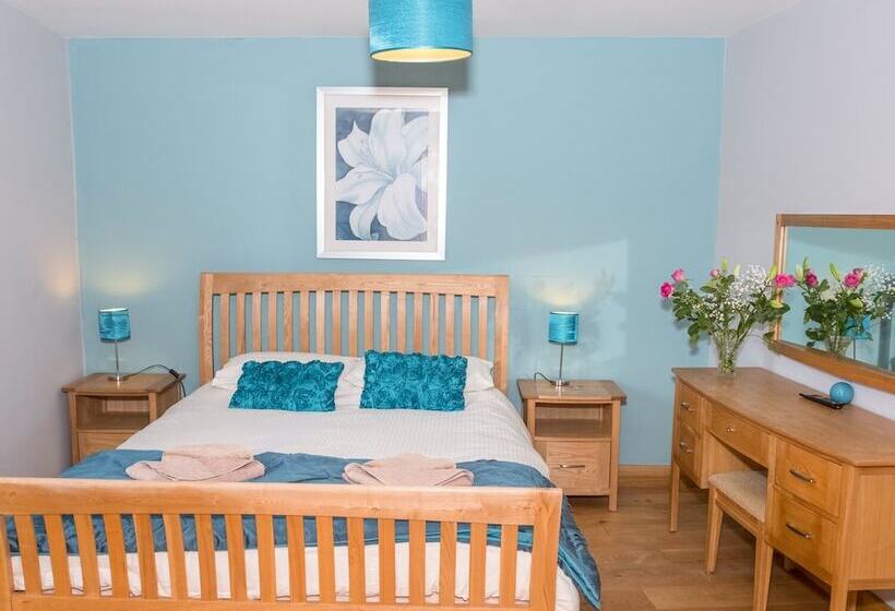 Walnut Cottage