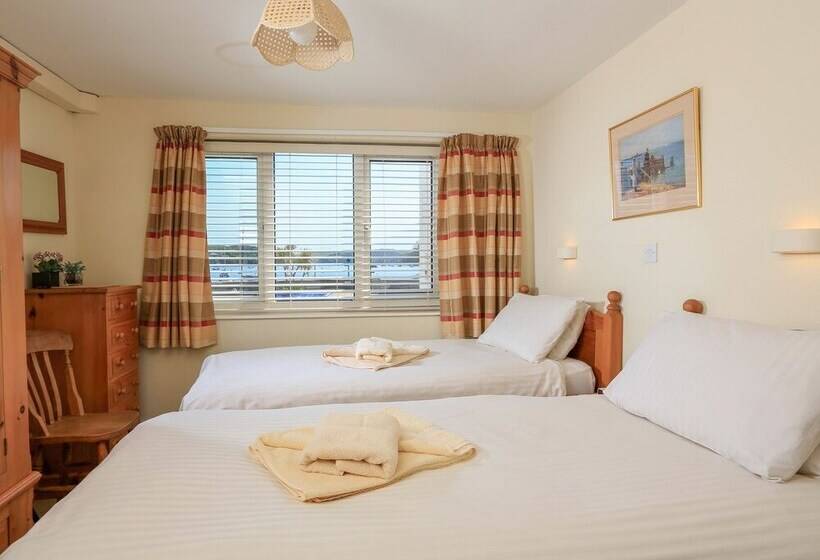 3 The Salcombe